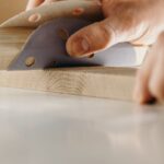 Hout schuren en voorbehandelen